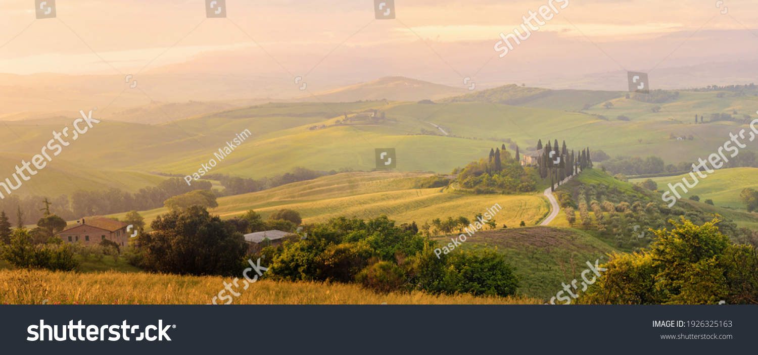 Italienische Landschaft im Morgenlicht