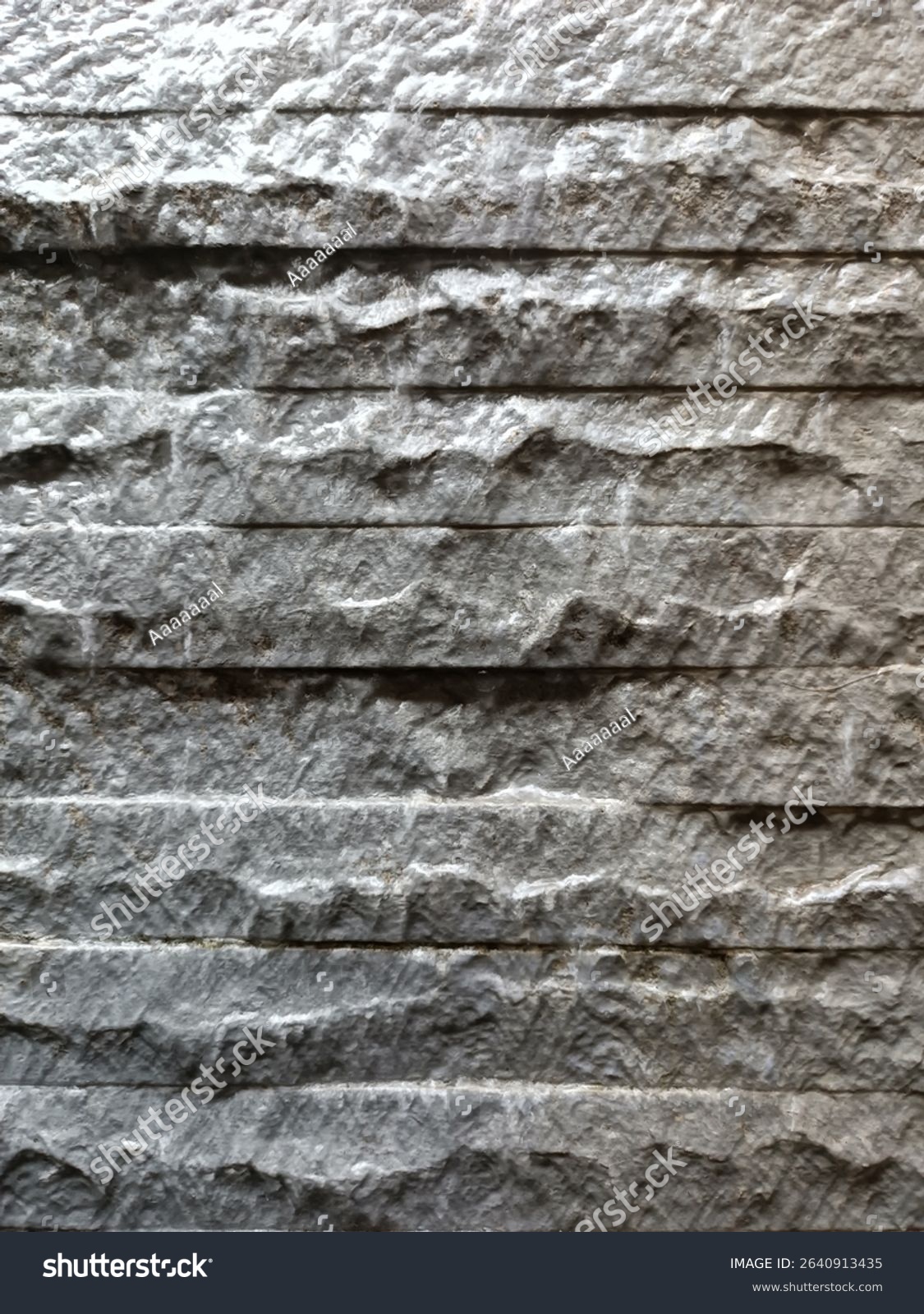 Moderne Naturstein-Fassade in Nahaufnahme