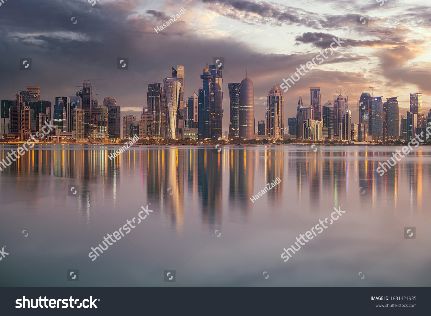 Doha Skyline bei Sonnenuntergang